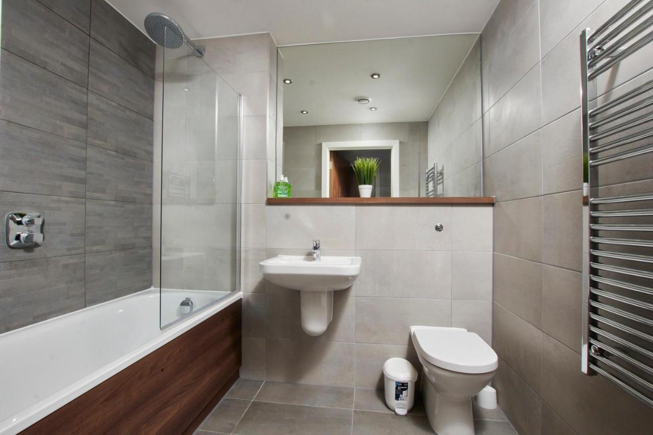 Апартаменты Lovely Central Abode - Amazing Views - Parking Манчестер Экстерьер фото