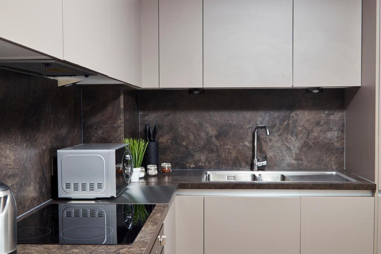 Апартаменты Lovely Central Abode - Amazing Views - Parking Манчестер Экстерьер фото